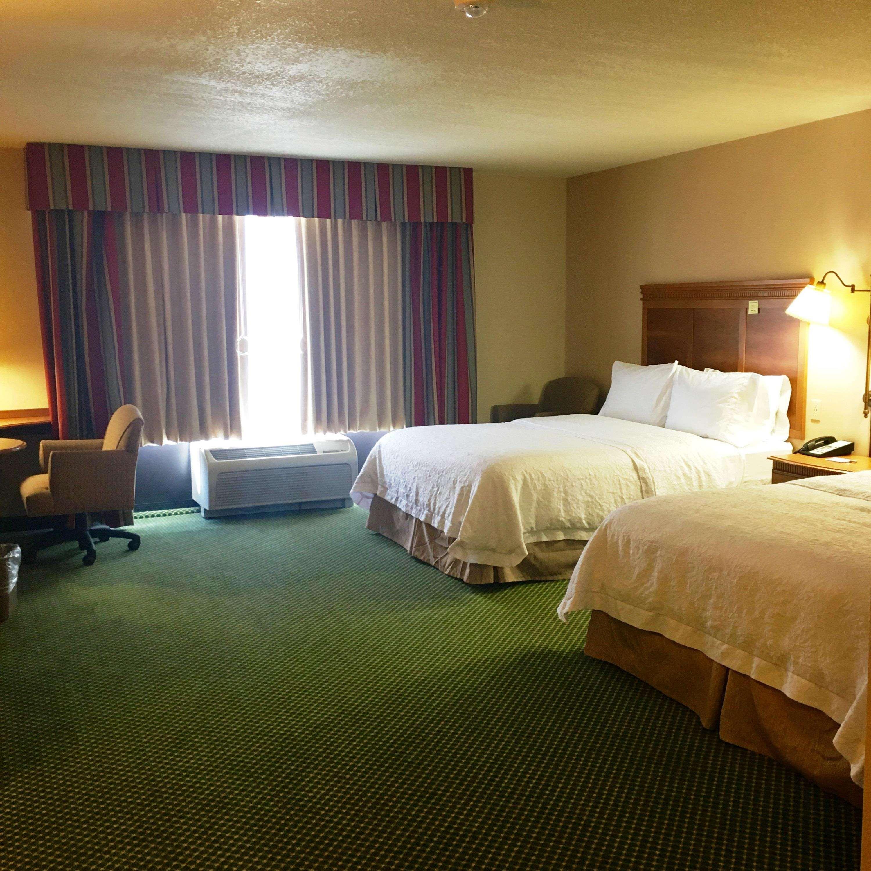 Hampton Inn Hays-North Of I-70 מראה חיצוני תמונה