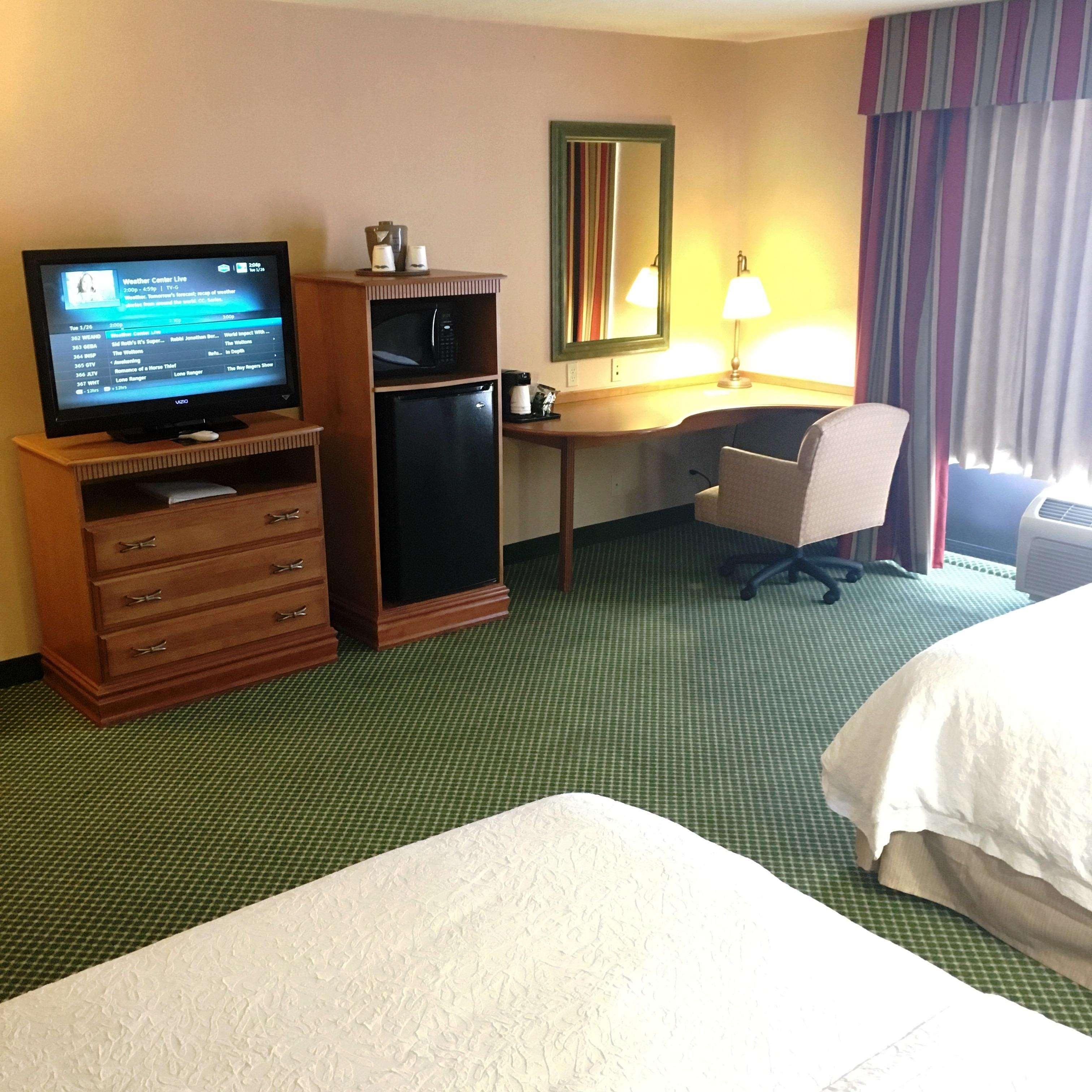 Hampton Inn Hays-North Of I-70 מראה חיצוני תמונה