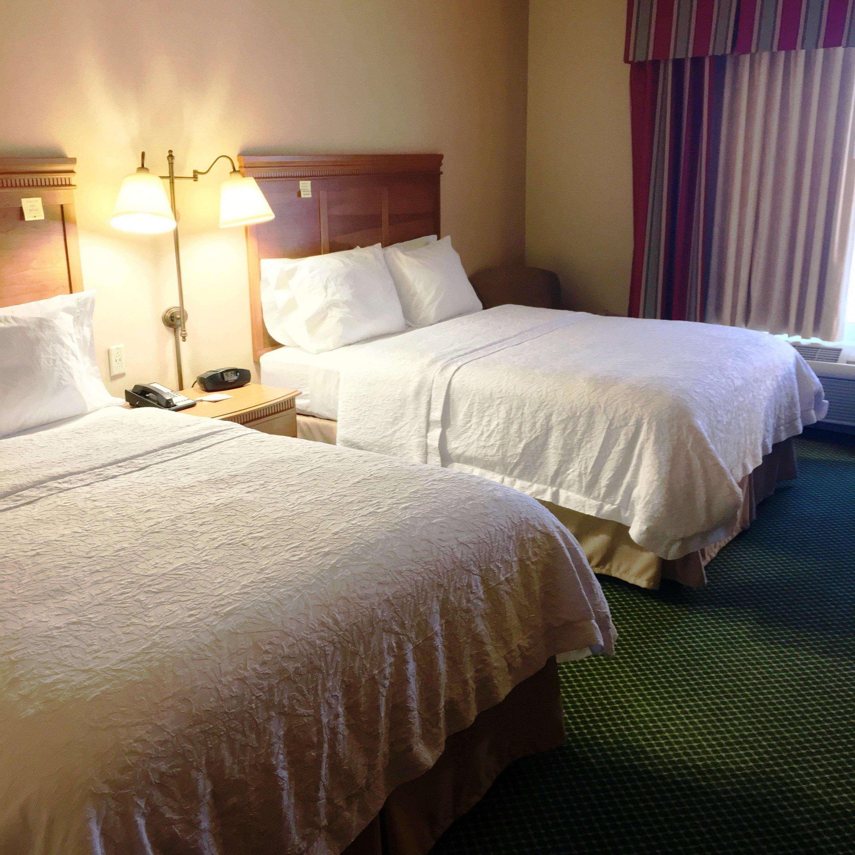 Hampton Inn Hays-North Of I-70 מראה חיצוני תמונה