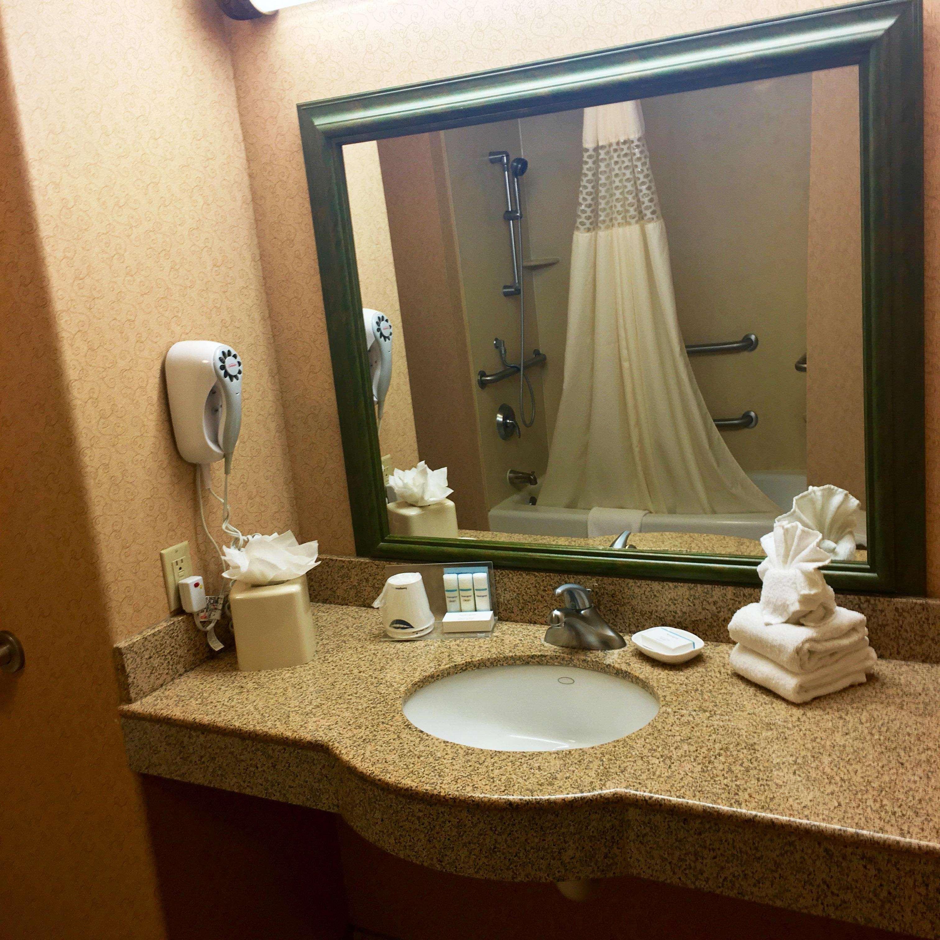 Hampton Inn Hays-North Of I-70 מראה חיצוני תמונה