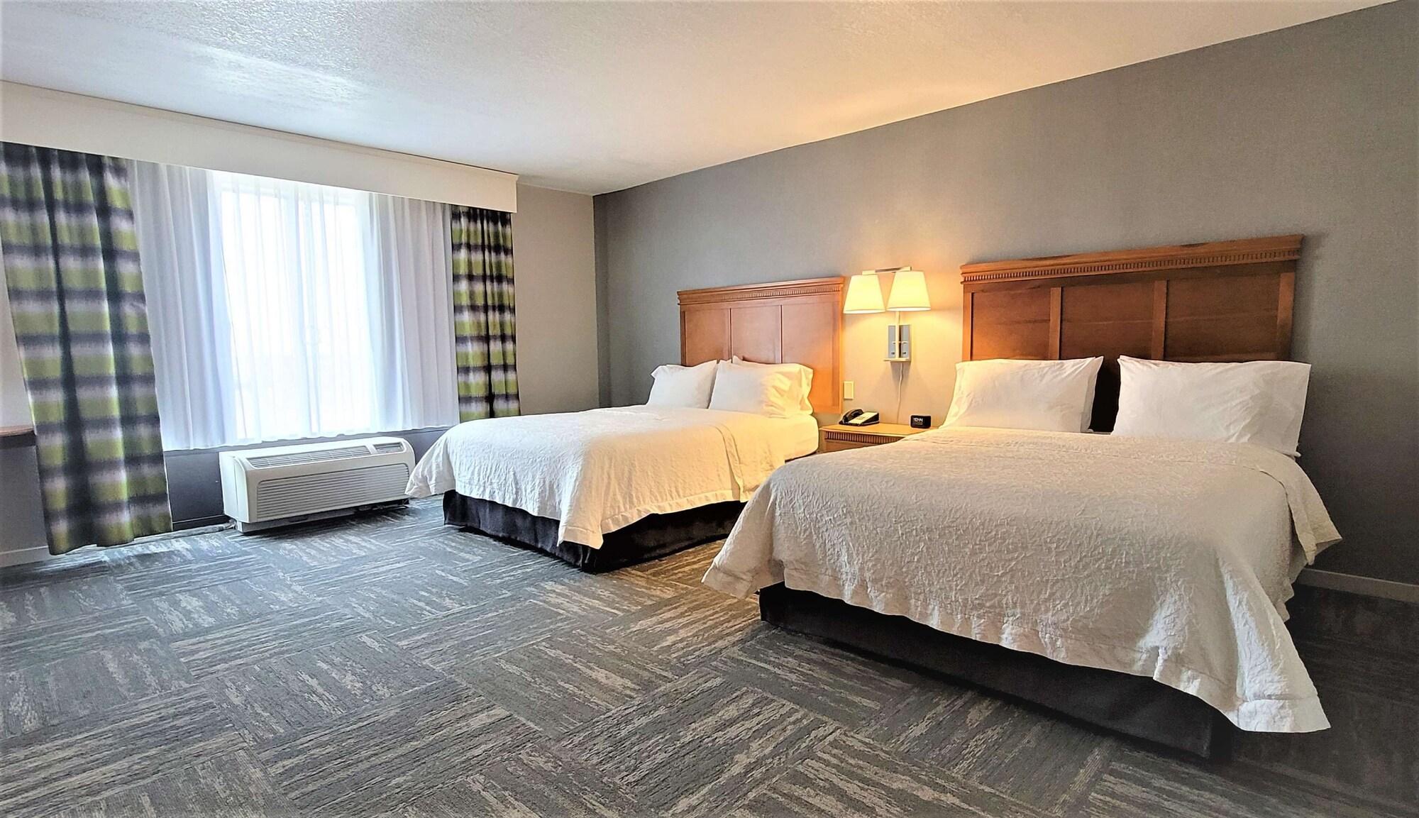 Hampton Inn Hays-North Of I-70 מראה חיצוני תמונה