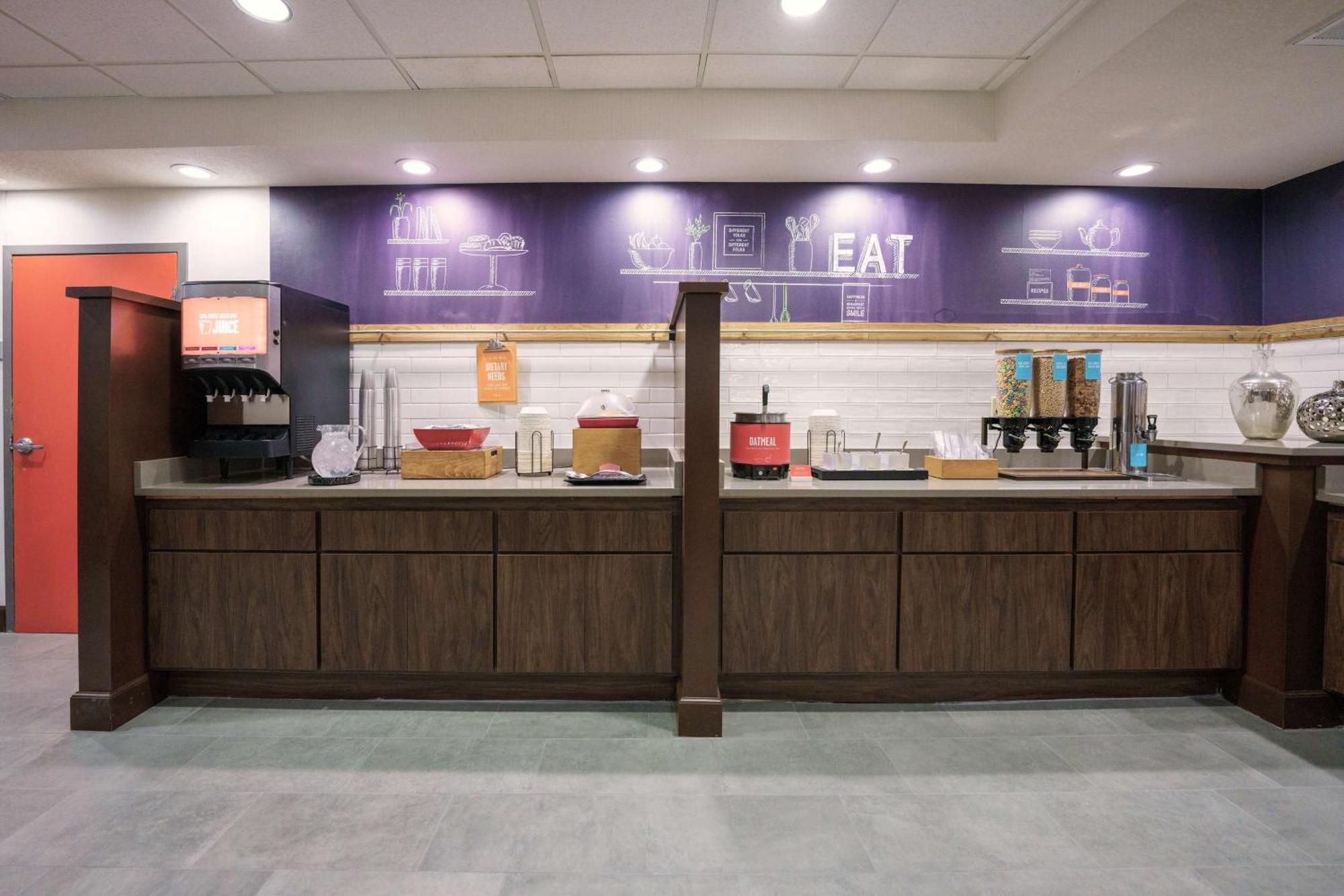 Hampton Inn Hays-North Of I-70 מראה חיצוני תמונה