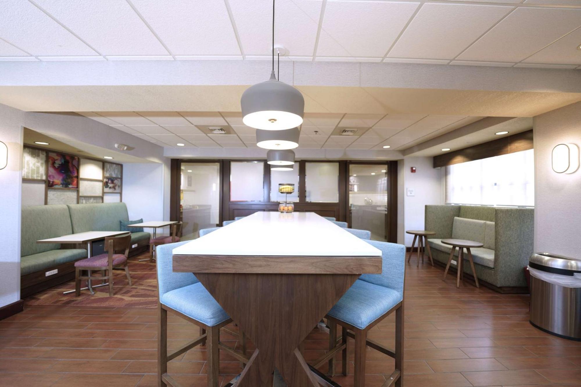 Hampton Inn Hays-North Of I-70 מראה חיצוני תמונה
