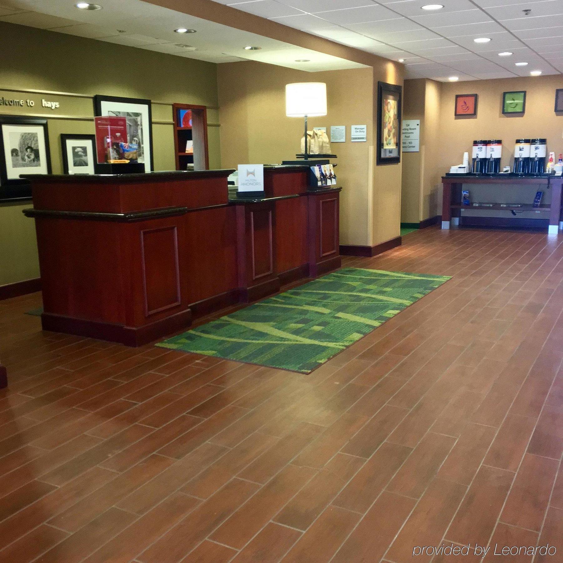 Hampton Inn Hays-North Of I-70 מראה חיצוני תמונה