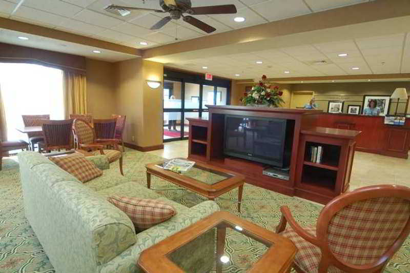Hampton Inn Hays-North Of I-70 מראה פנימי תמונה